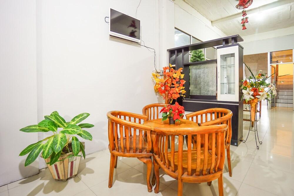 OYO 1545 Bs Residence