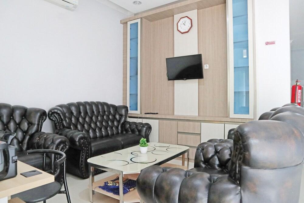 OYO 1649 Grya Lavinsa