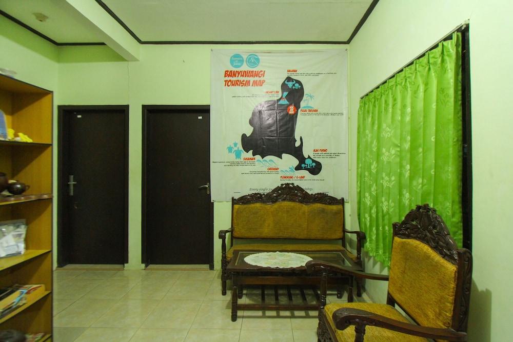 SPOT ON 1842 Cevilla Bnb Residence Syariah