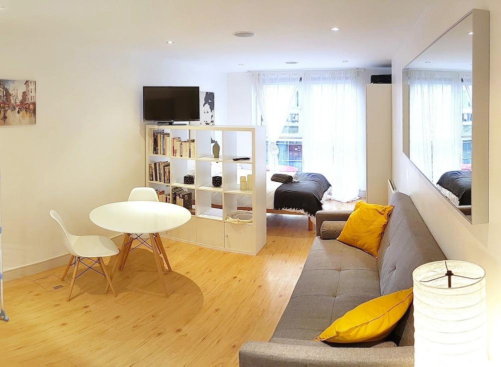 The Wilde riverside studio-flat