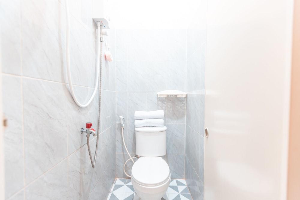 OYO 1841 Kathyrn Residence