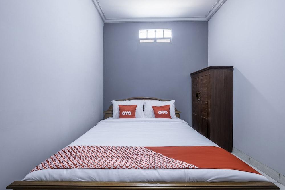 OYO 1859 Rancabali Residence