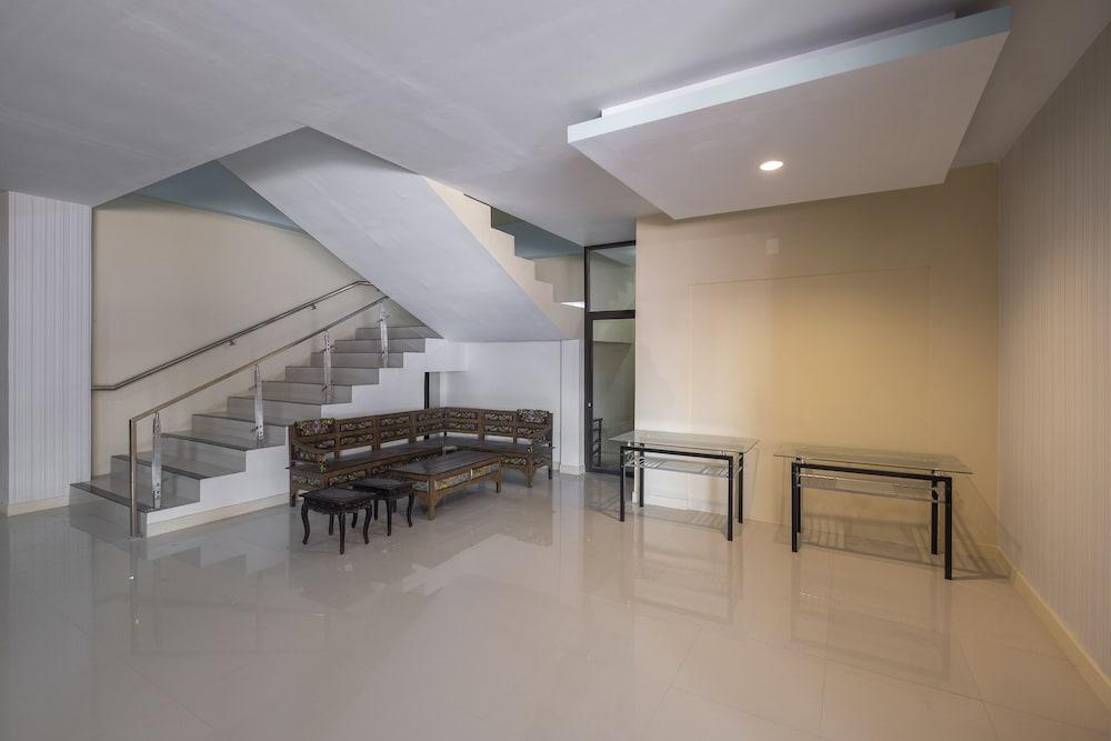 OYO 1633 Hotel Darma Nusantara 3