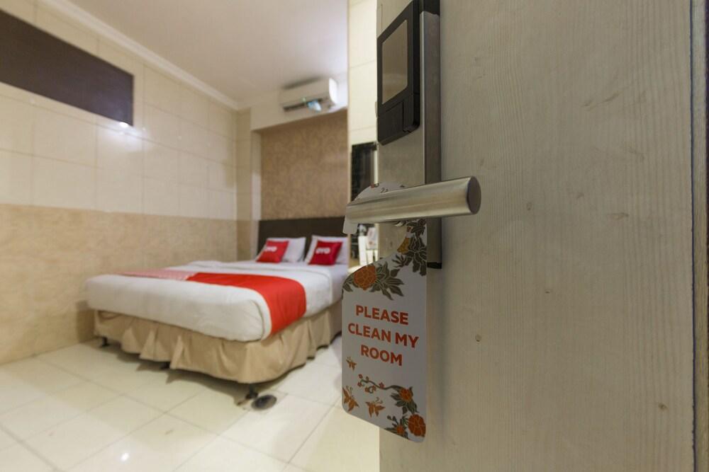 OYO 1702 Harmoni Inn Makassar