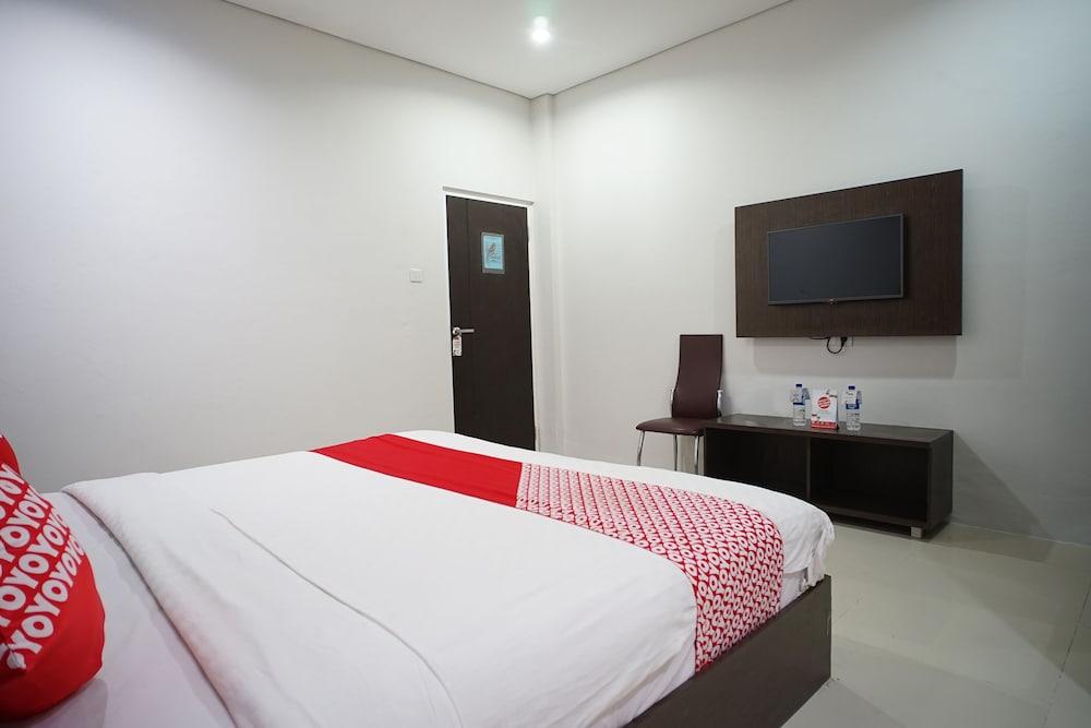 OYO 1477 Athar 88 Hotel