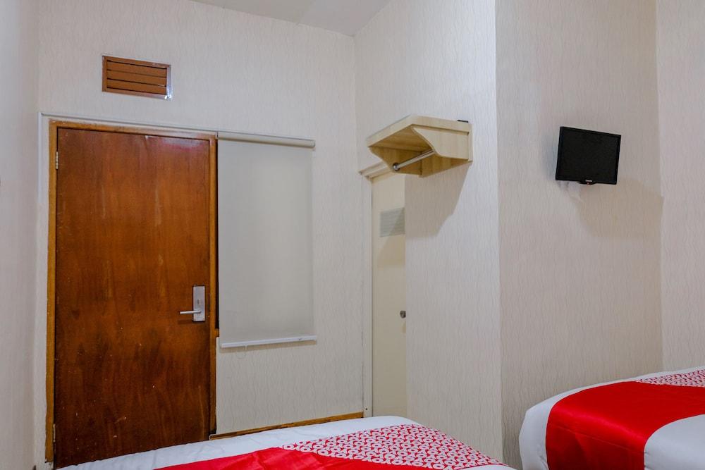 OYO 1293 Dei Residence Arjosari