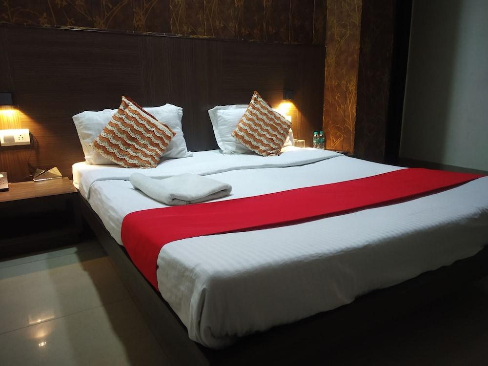 ADB Rooms Glance Inn Laxmi Nagar