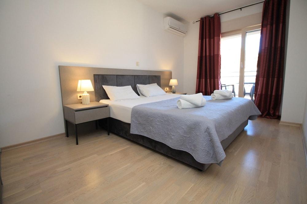 Fontana Lux Apartments