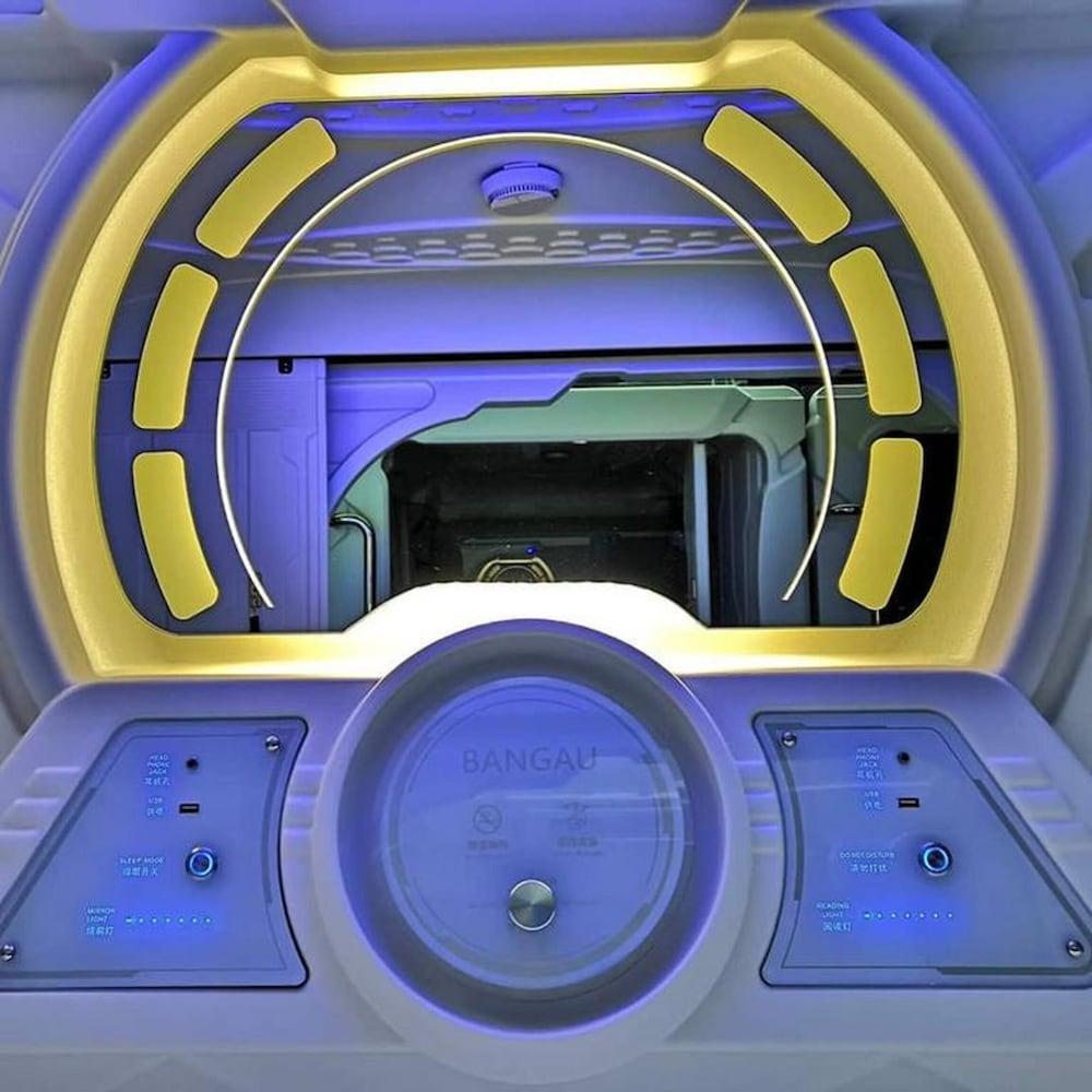 Bangau Capsule Hotel - Downtown KLIA