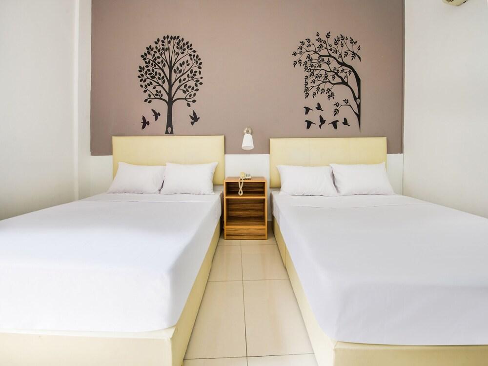 OYO 89618 Delegant Hotel