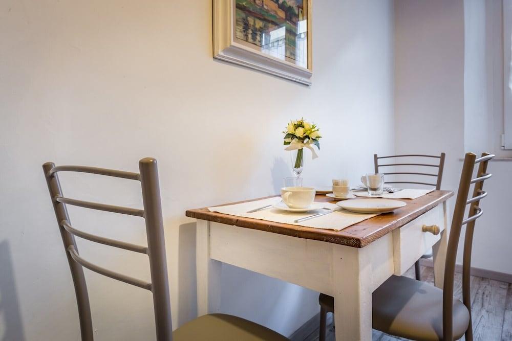 Arno Apartment B by Mmega