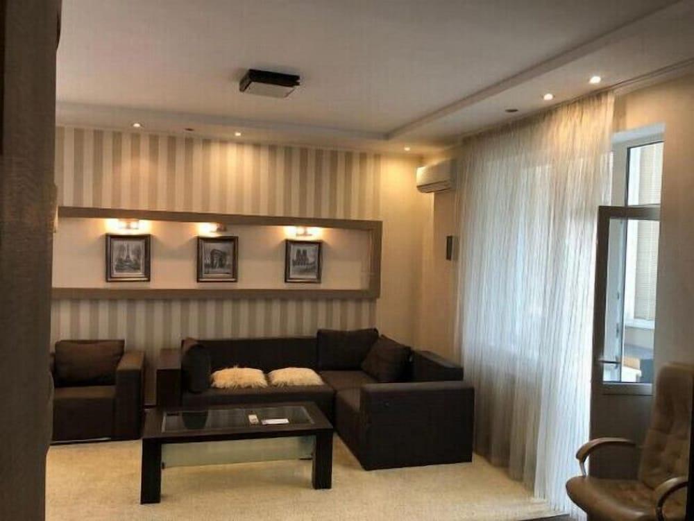 Apart Kiev Chernovola 2