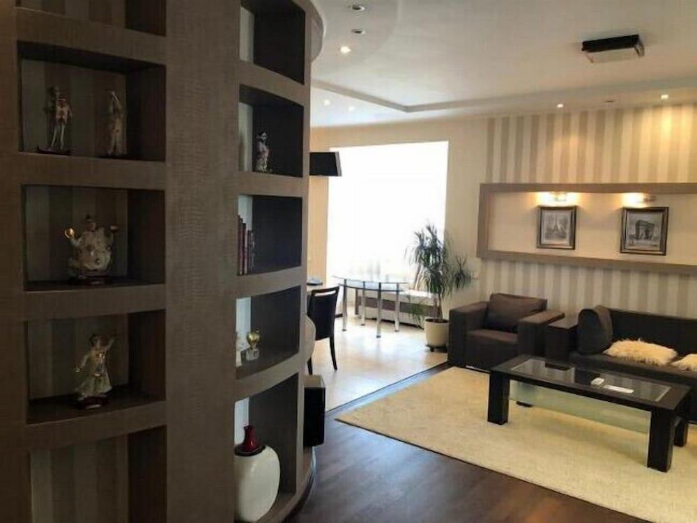 Apart Kiev Chernovola 2