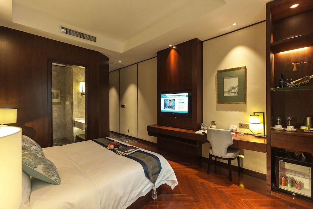 Hejing Chengshang Generations Hotel