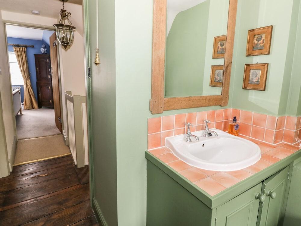 Fountain View Cottage