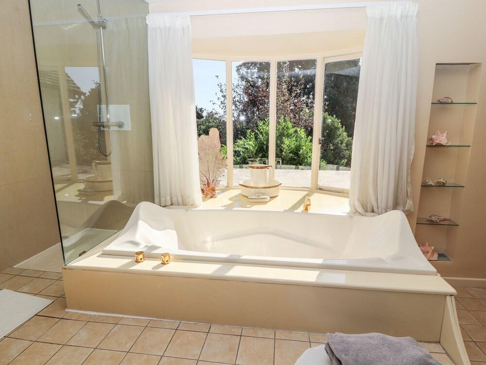 Mickle Trafford Manor