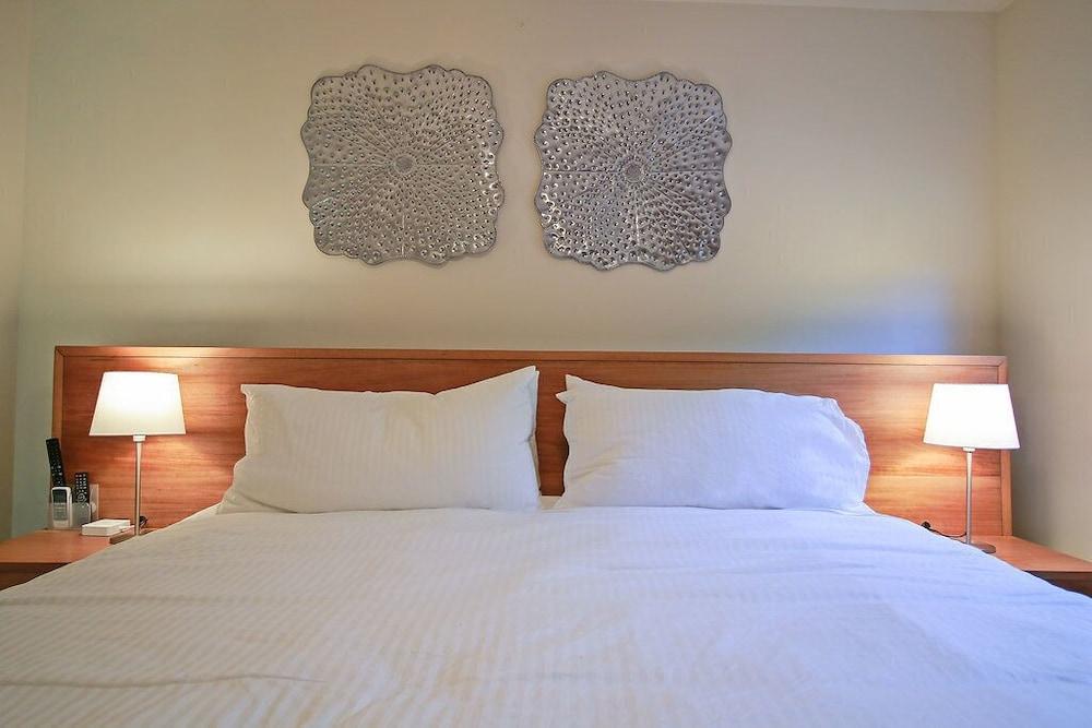 4 Master Suite Villa in Casa Linda