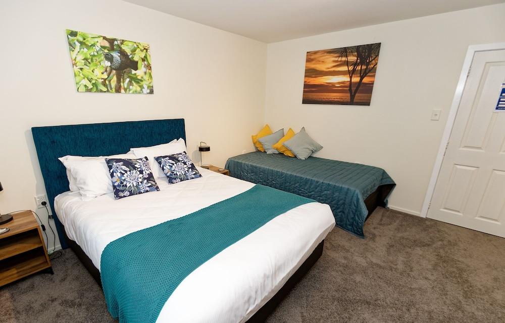 Awatuna Sunset Lodge