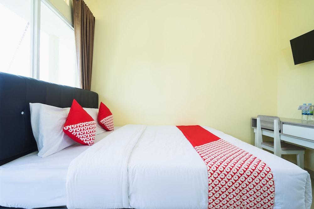 OYO 1855 Elise Exclusive Residence