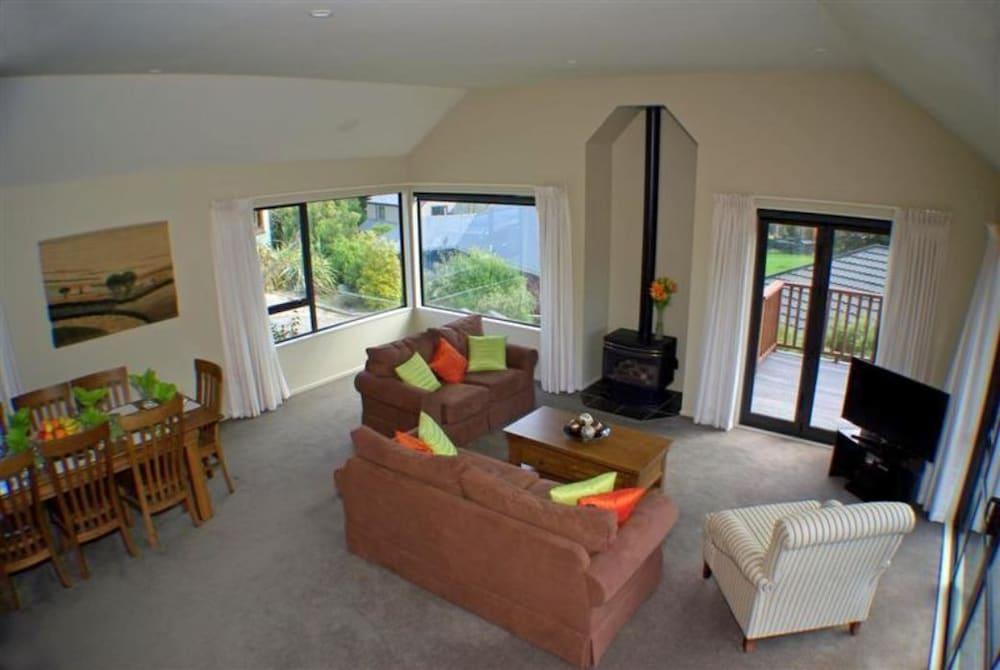 10 Forest View Close