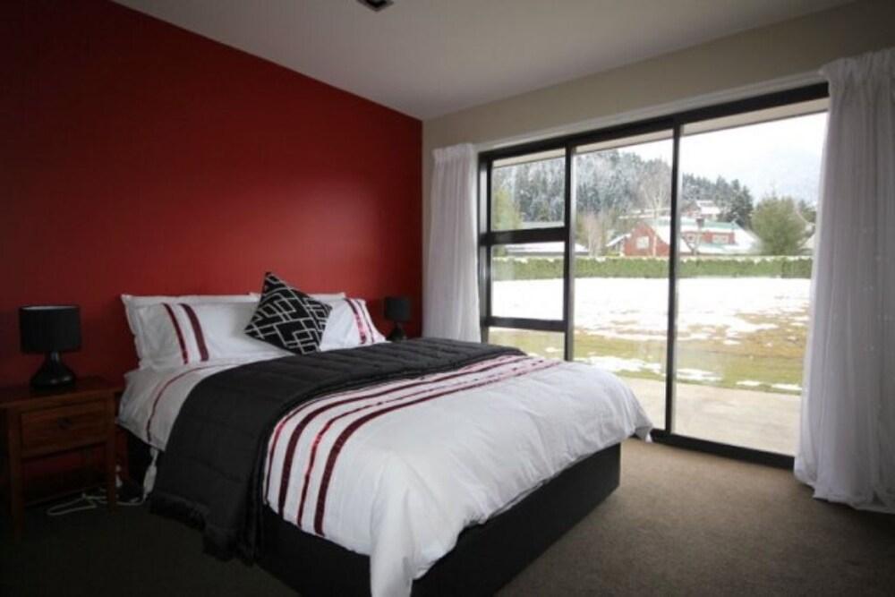 20 Rutherford Crescent