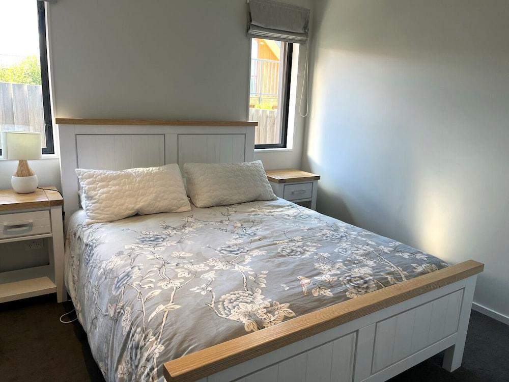 32 Rutherford Crescent