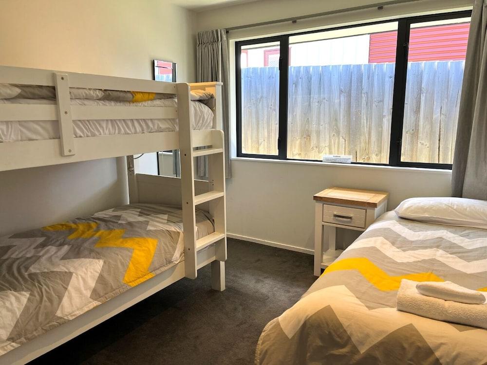 32 Rutherford Crescent