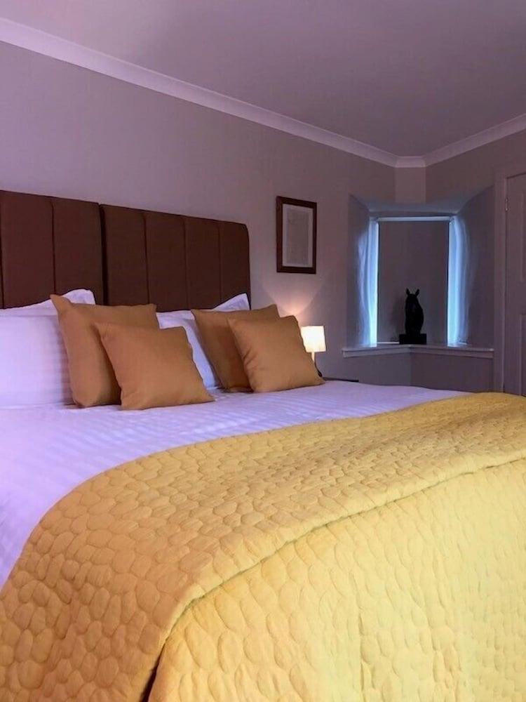 The Kirkstyle Inn & Rooms