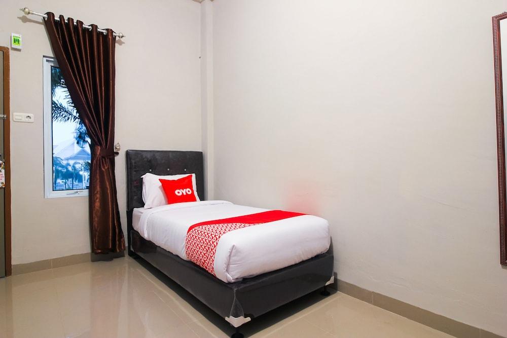 OYO 1653 Fajar Residence