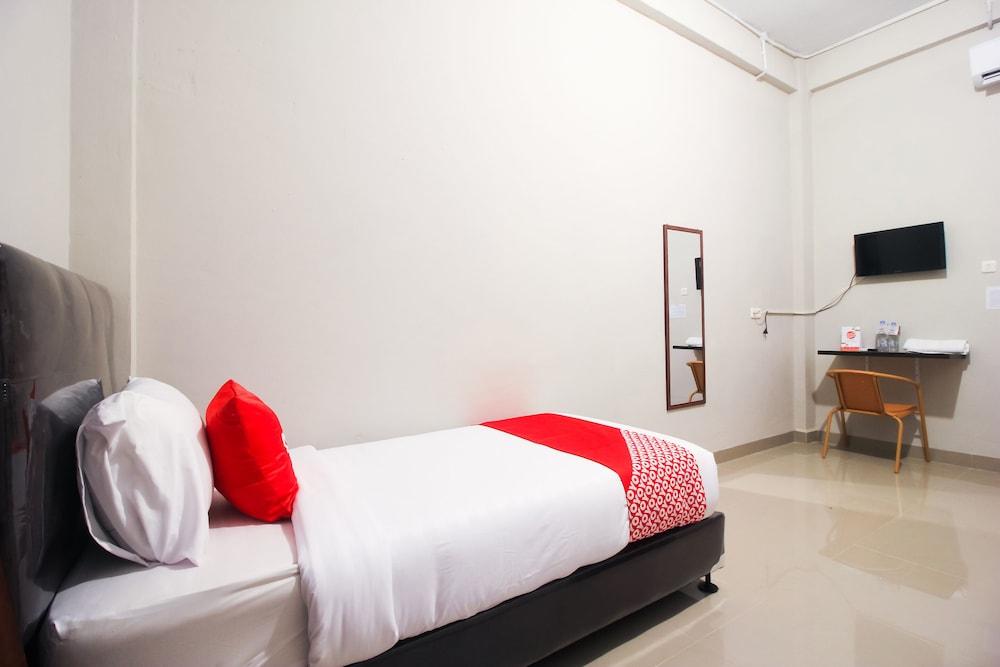 OYO 1653 Fajar Residence