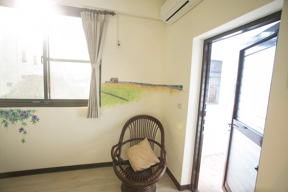 Tree House Café & Homestay