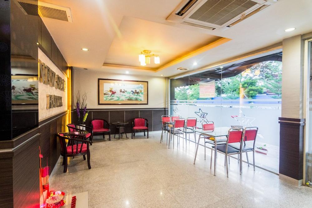 OYO 1635 New Star Hotel