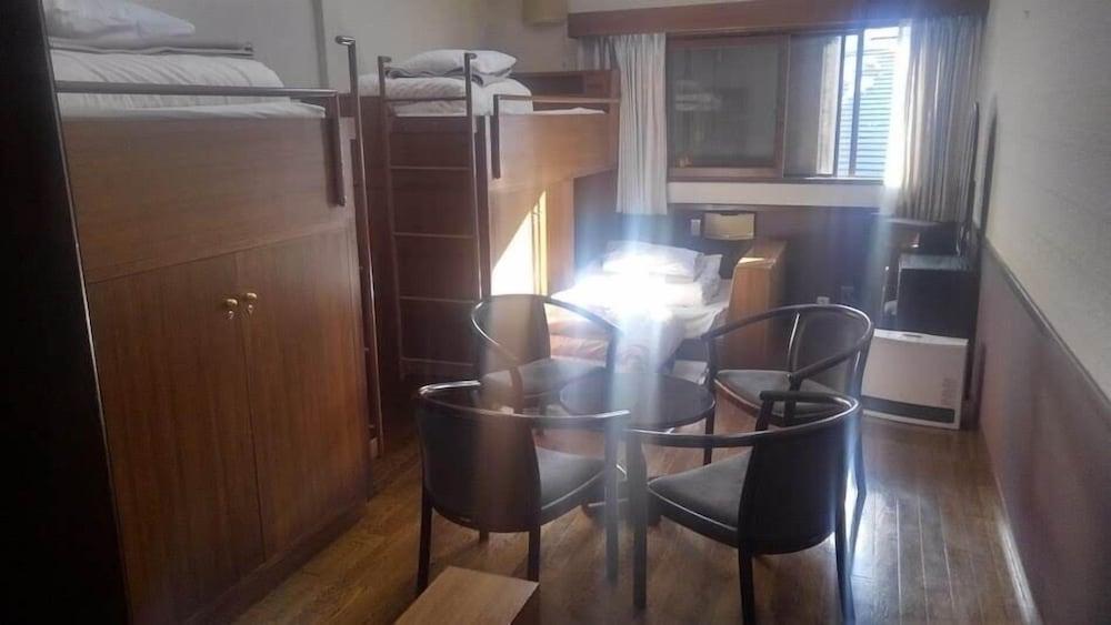 Guest House Nishiborakan - Hostel