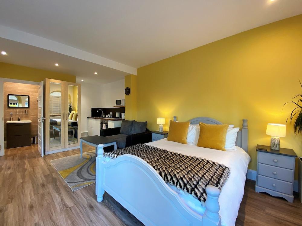 Harlestone Retreat- Adults Only