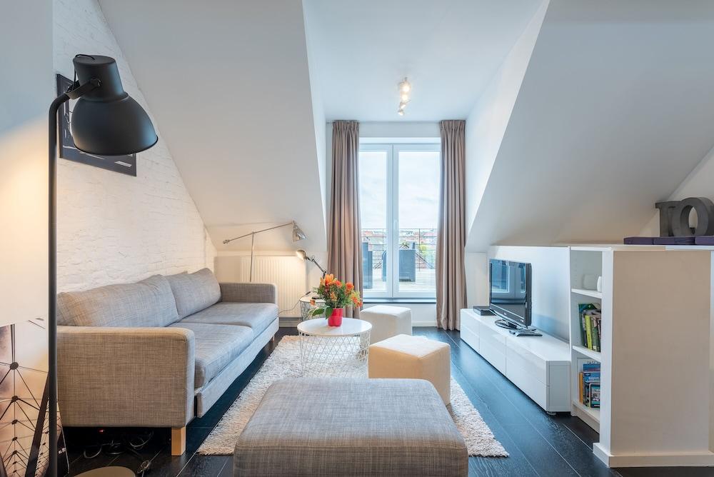 Europea Luxury Duplex Residence Flagey