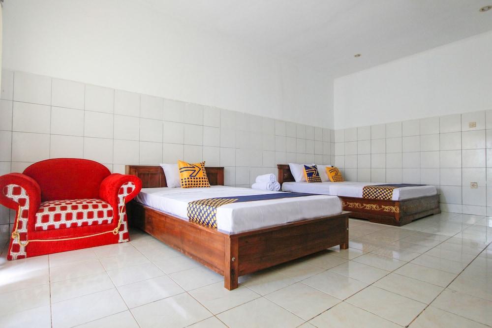 SPOT ON 2167 Creative Bungalow