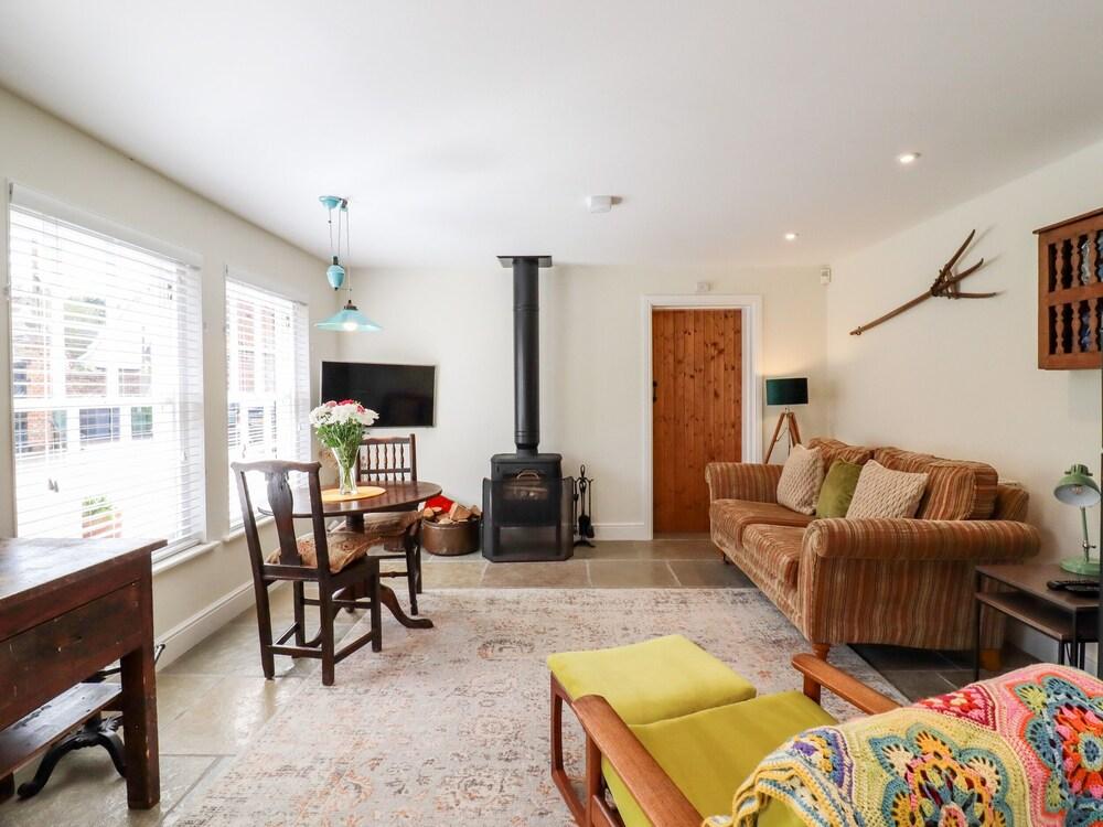 Courtyard Cottage, Poplar Farm Barn