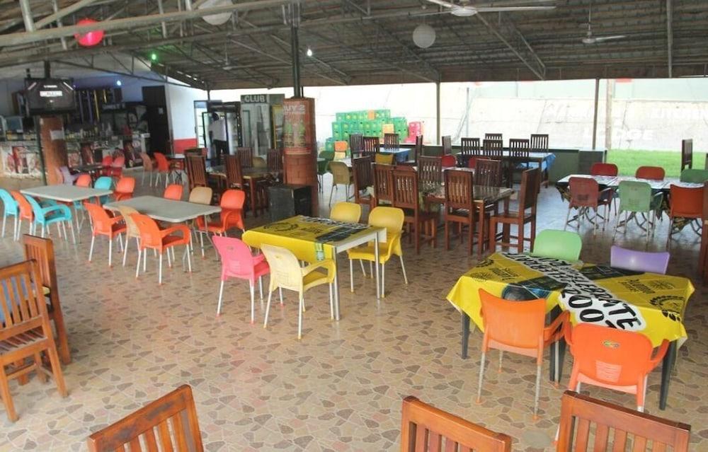 Mama Lee's Lodge - Yamoransa