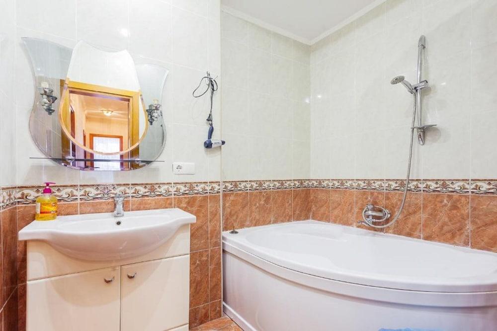 Comfortable apartment on the left bank