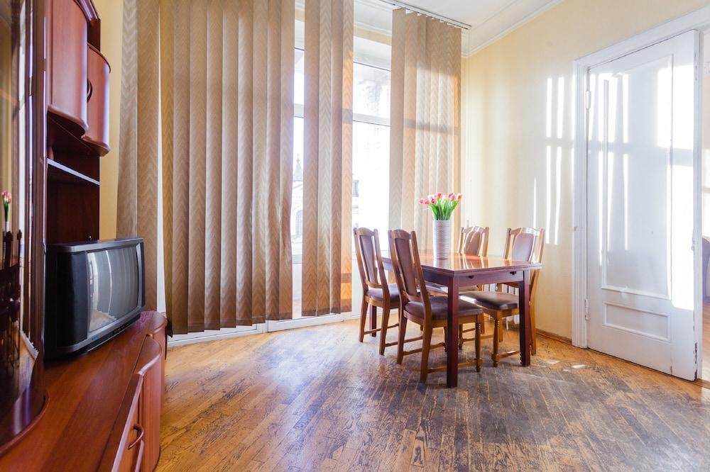 On Lev Tolstoy Square