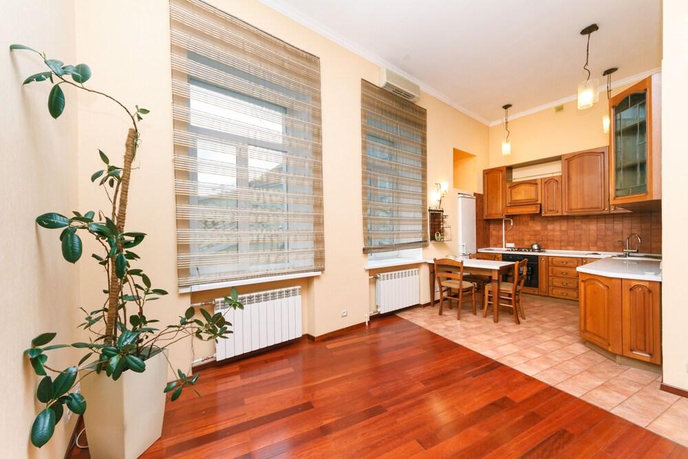 Apartment near Olympic Stadium