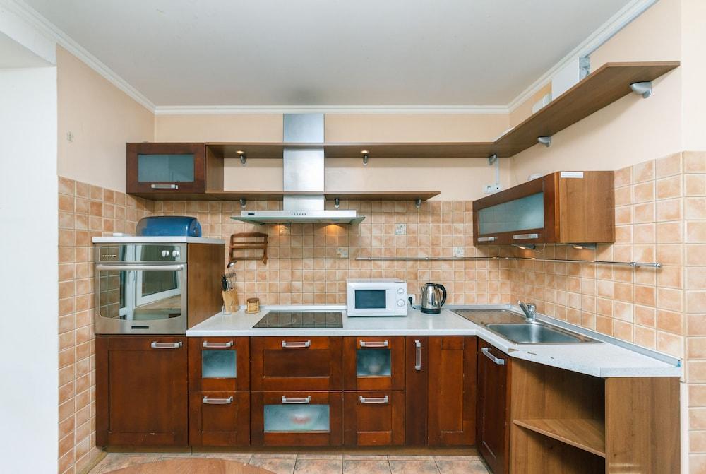 Apartment on Sheptitskogo str