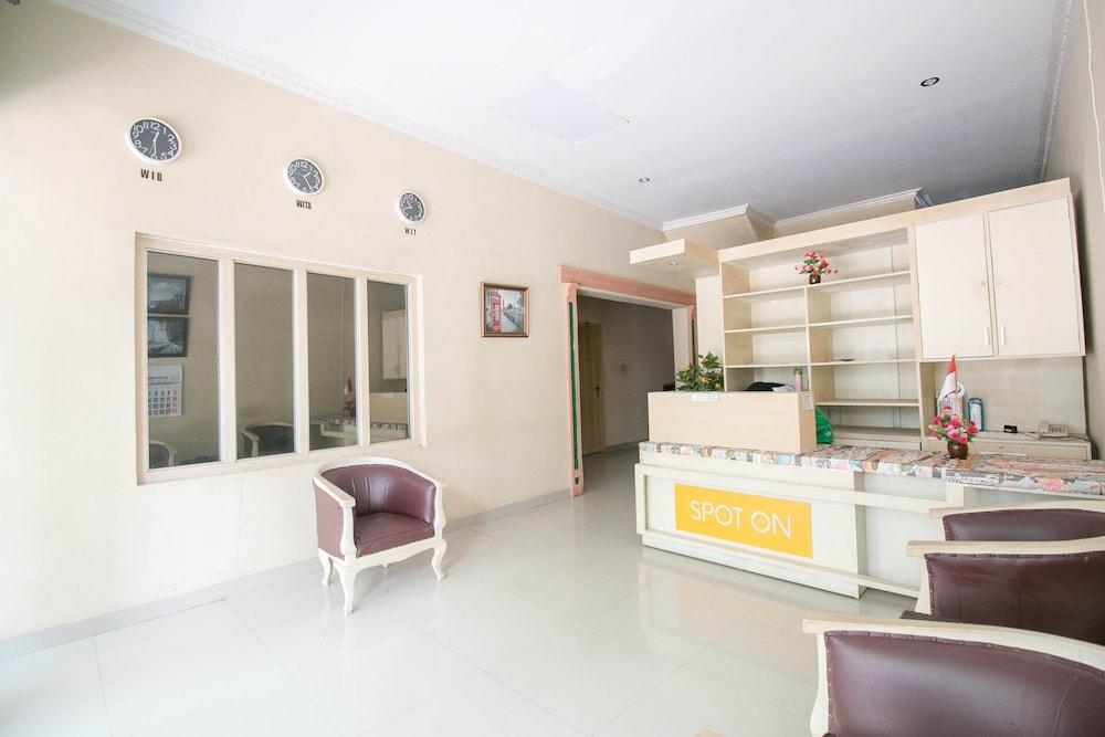 Hotel O Grand Azizah