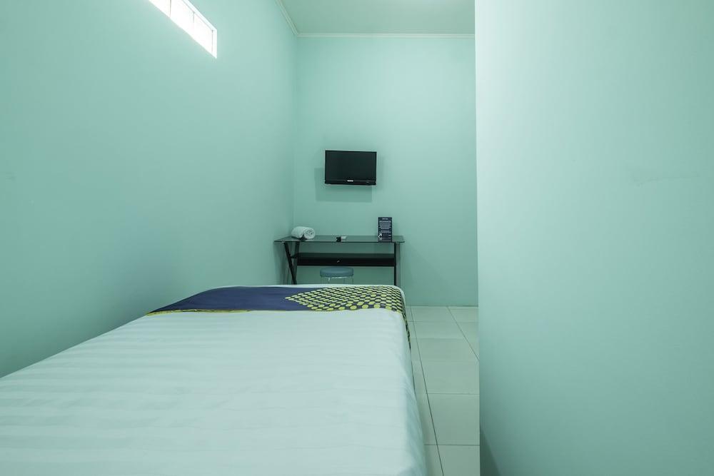 OYO Life 1889 Mbuahpage