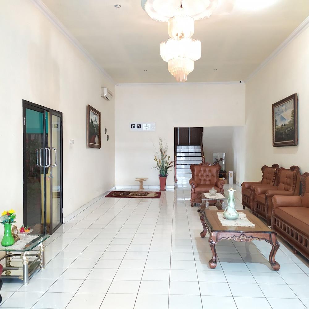 Hotel O Pondok Ripuji