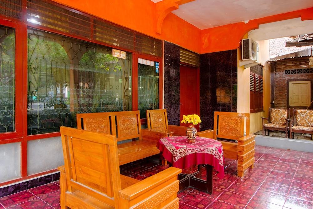 Super OYO 1788 House 24