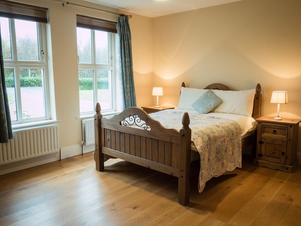 The Gatehouse at Mullans Bay