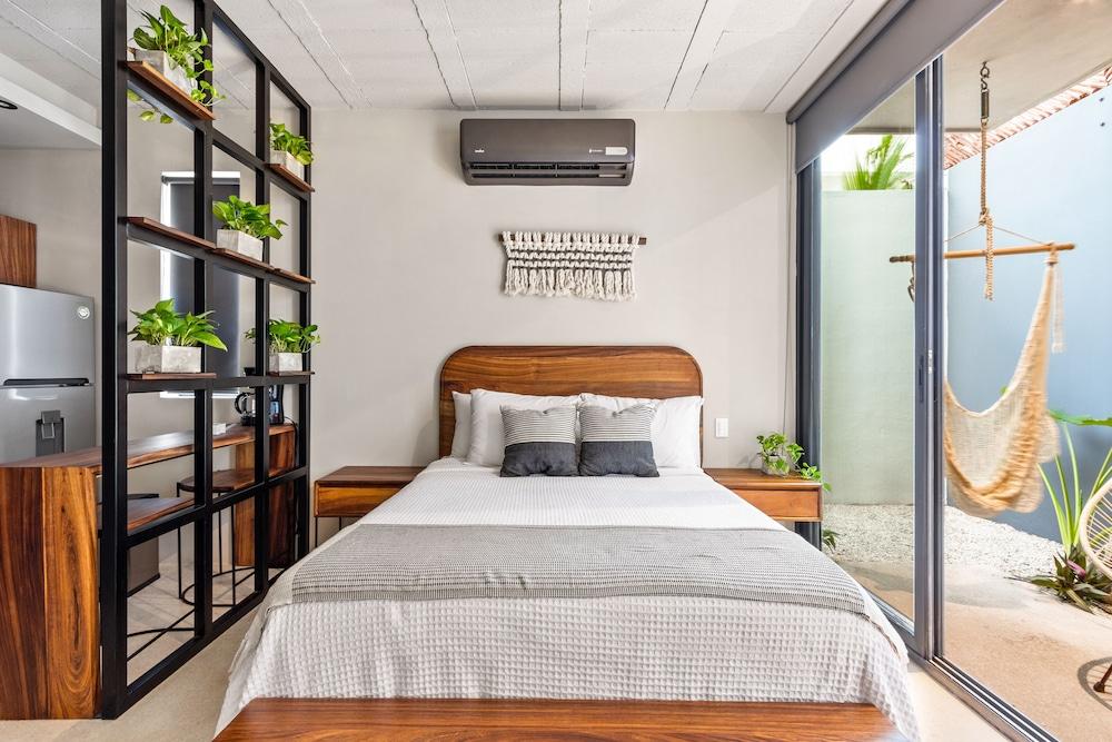 Searena Boutique Condos - Adults Only