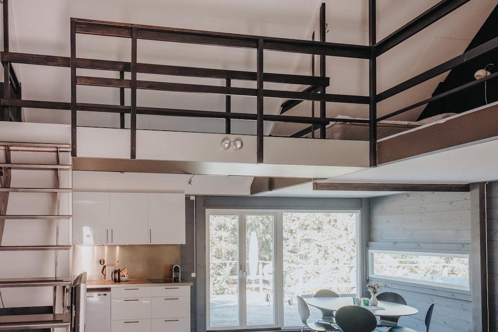 Mavens Kustnära Stugor