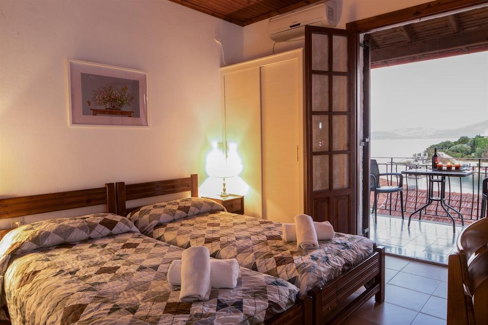 Villa Perris Studios